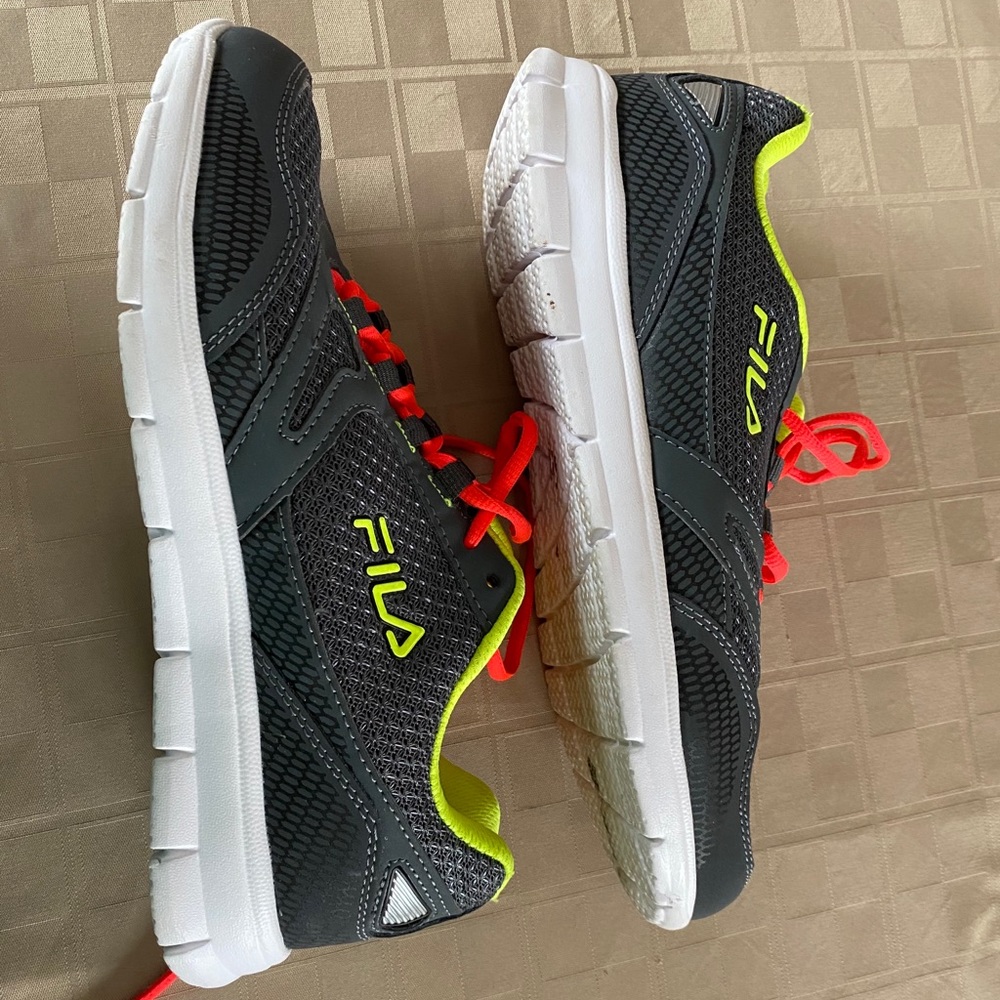 EUC Fila DIRECTION Womens Running 5SR20991-094โ